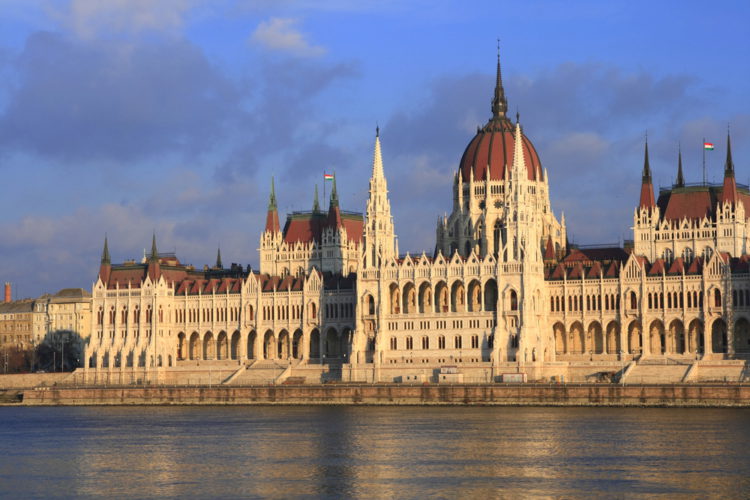Что посмотреть в Будапеште - здание венгерского парламента в Будапеште