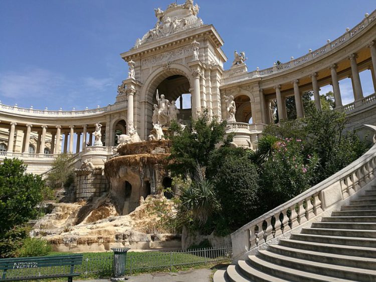 Дворец Лоншан (Palais Longchamp) в Марселн - достопримечательности Марселя, Франция