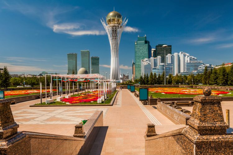 Монумент Астана-Байтерек - достопримечательности Казахстана