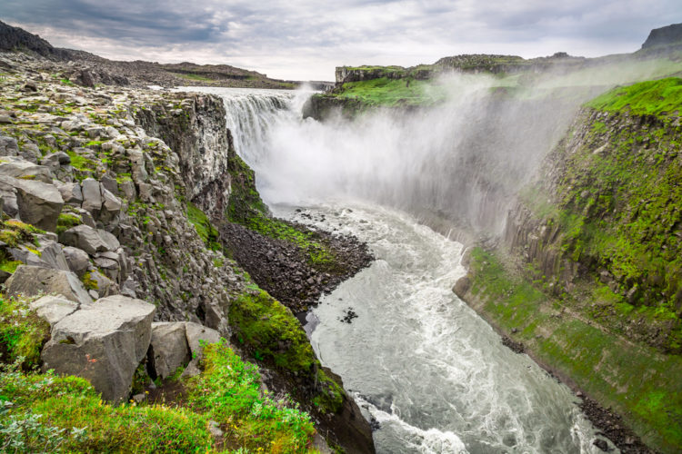 Водопад Деттифосс - достопримечательности Исландии