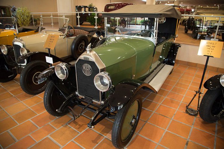 Модели старинных автомобилей