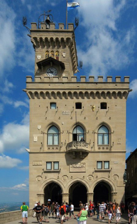 Палаццо Публико - достопримечательности Сан-Марино