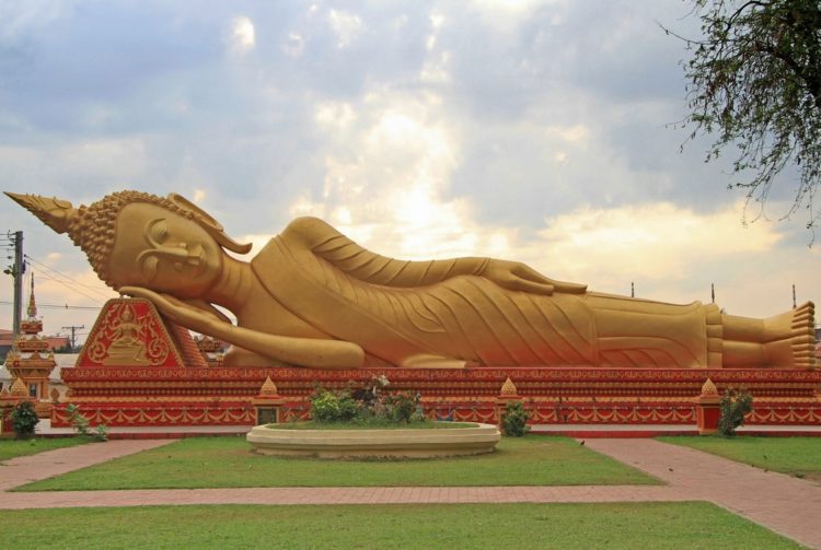 Храм Пха Тхат-Луанг - достопримечательности Лаоса