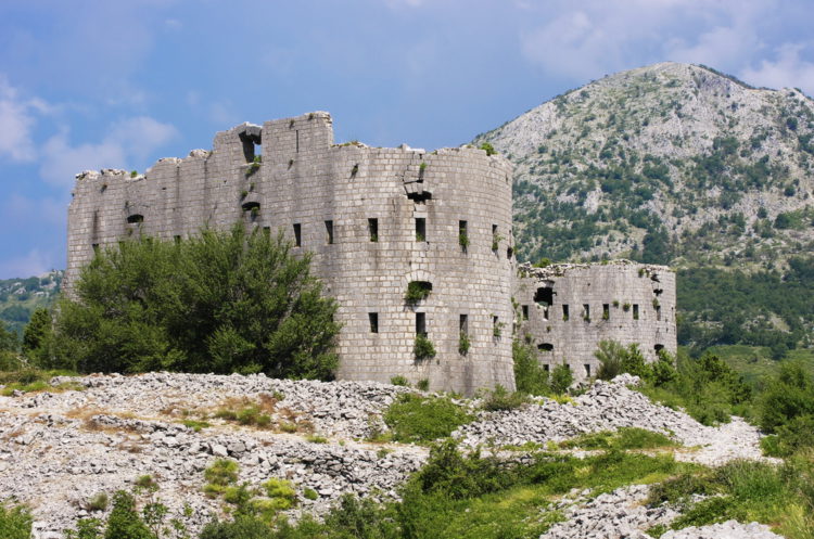Крепость Космач - достопримечательности Будвы