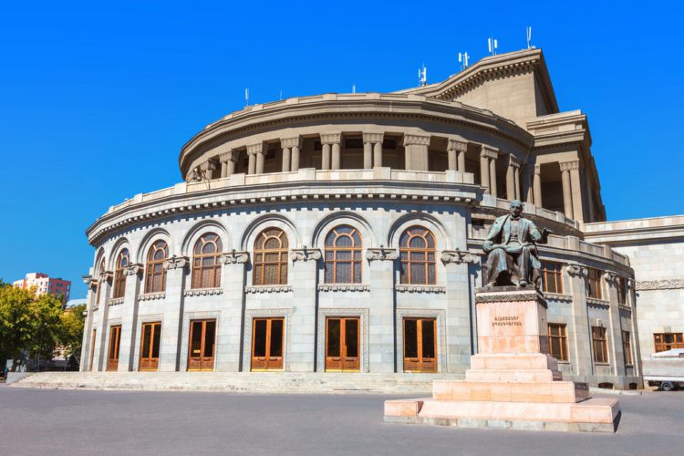 Армянский театр оперы и балета - достопримечательности Еревана