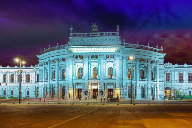 Королевский Бургтеатр - достопримечательности Вены