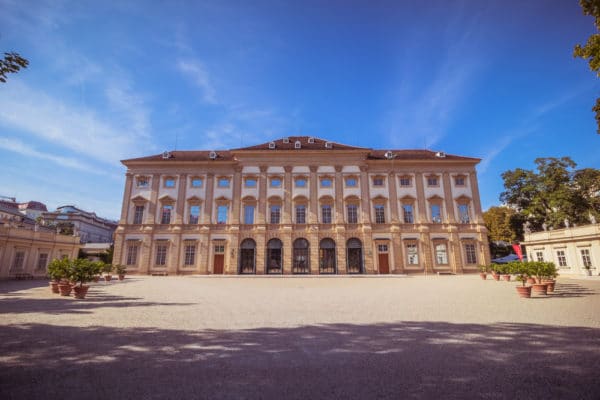 Дворец Лихтенштейнов - достопримечательности Вены