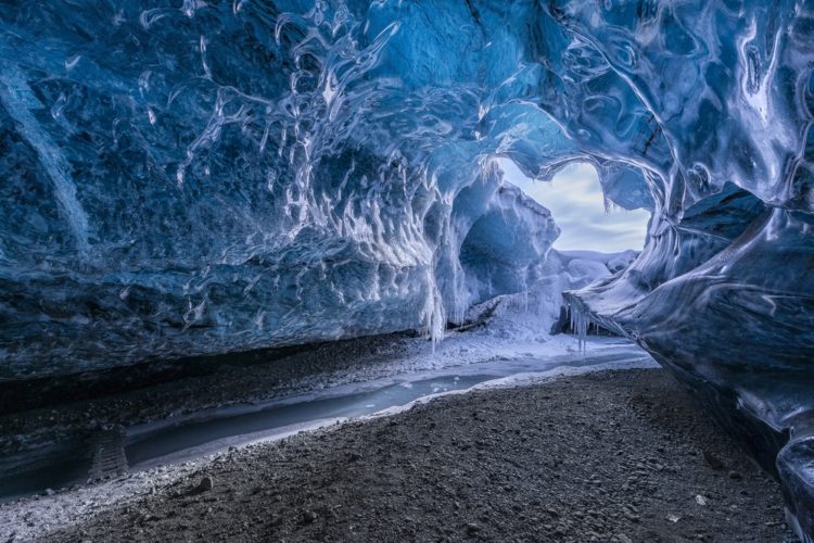 Самые красивые места земли - пещеры ледника Ватнайёкюдль, Исландия