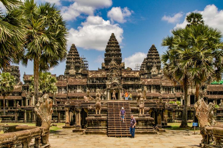 Самые красивые места планеты - гигантский храмовый комплекс Ангкор-Ват, Камбоджа