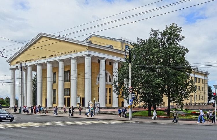Театр имени Якуба Коласа - достопримечательности Витебска