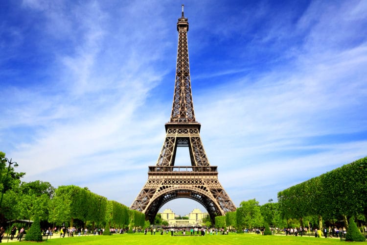Эйфелева башня - достопримечательности Парижа