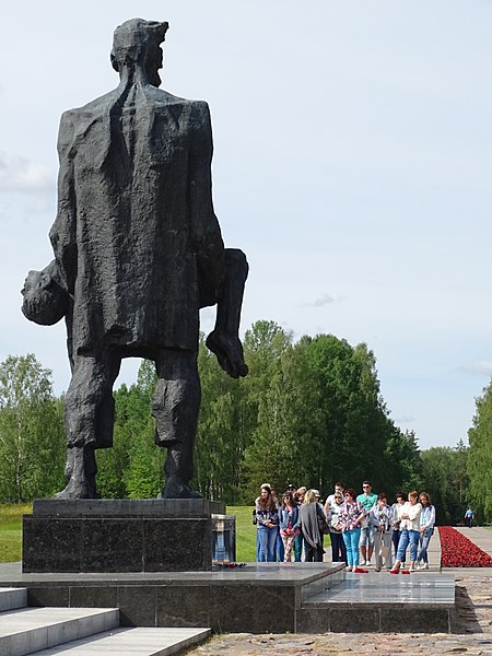 Мемориальный комплекс Хатынь - достопримечательности Минска