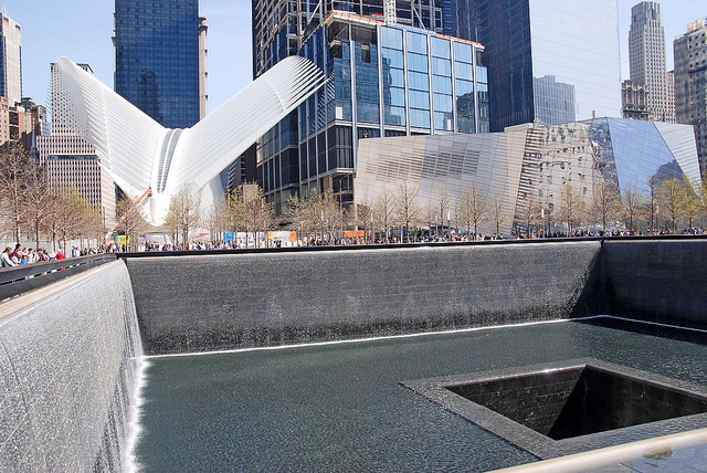 Мемориал 9/11 - достопримечательности Нью-Йорка