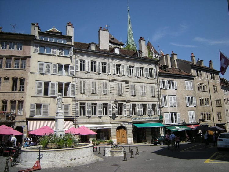 Площадь Бург-де-Фур - достопримечательности Женевы