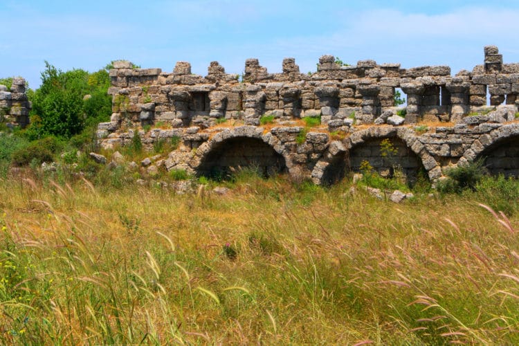 Древнеримский акведук - достопримечательности Сиде
