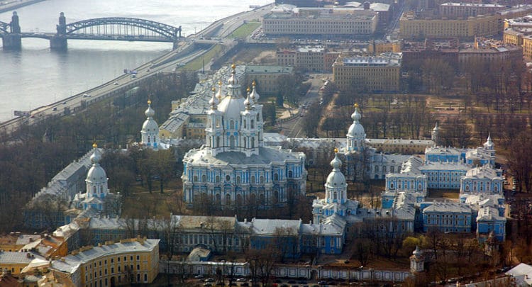 Смольный монастырь - достопримечательности Санкт-Петербурга