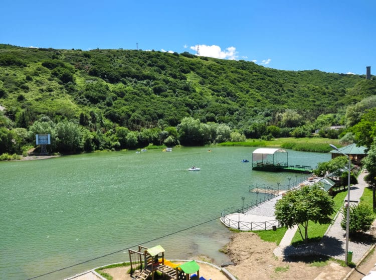 Черепашье озеро - достопримечательности Тбилиси