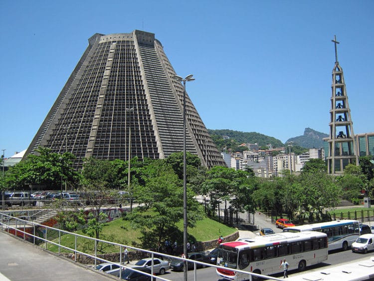 Кафедральный собор Святого Себастьяна - достопримечательности Рио-де-Жанейро