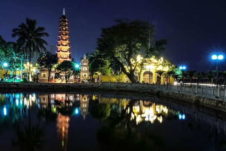 Пагода Чанкуок - достопримечательности Ханоя