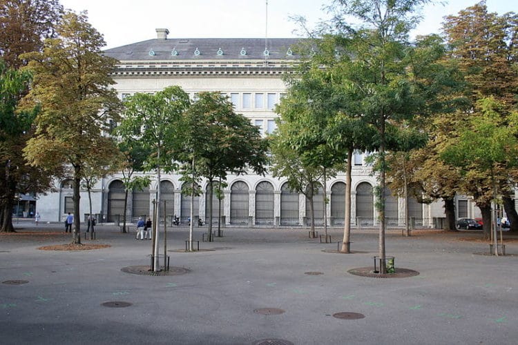Площадь Бюрклиплац - достопримечательности Цюриха