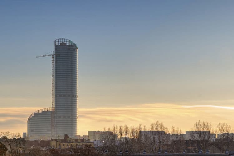 Здание Sky Tower - достопримечательности Вроцлава