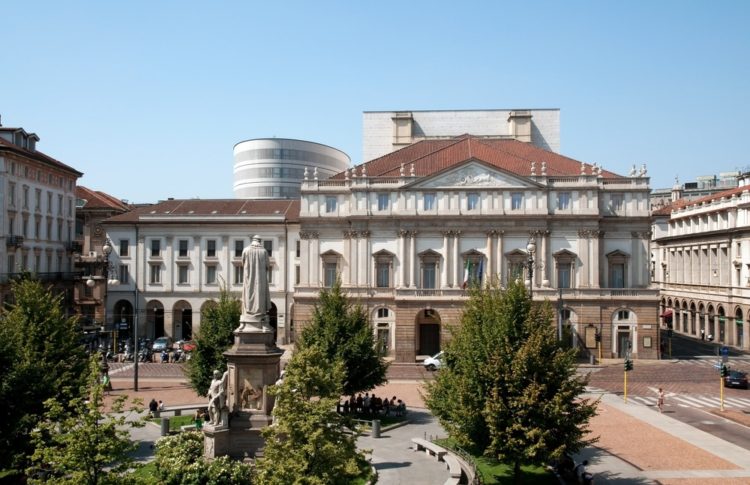 Оперный театр Ла Скала в Италии