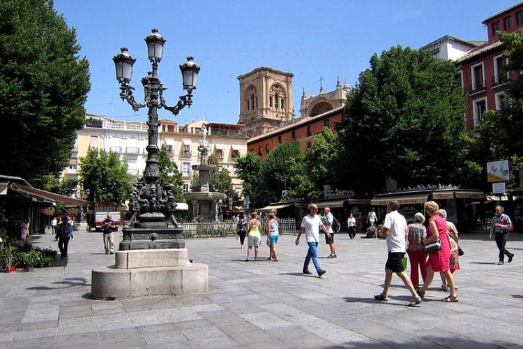 Площадь Биб-Рамбла в Испании