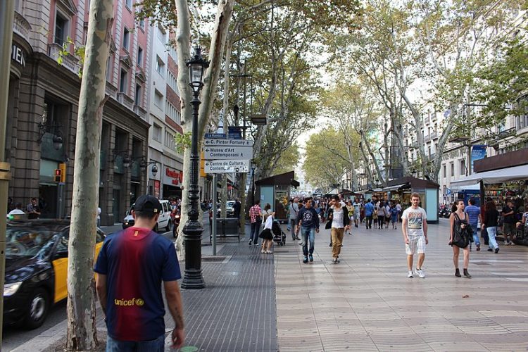Улица Рамбла в Испании
