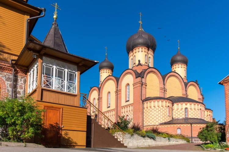Пюхтицкий Успенский монастырь в Эстонии