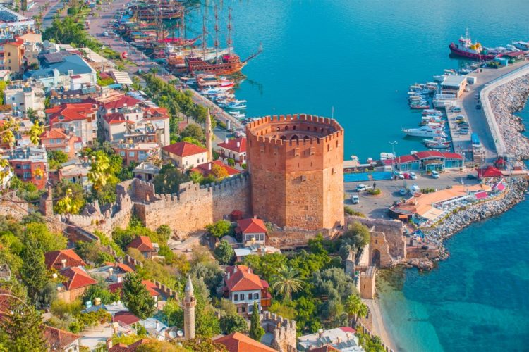 Башня Кызыл Куле (Красная Башня) в Турции