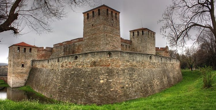 Крепость Баба Вида в Болгарии