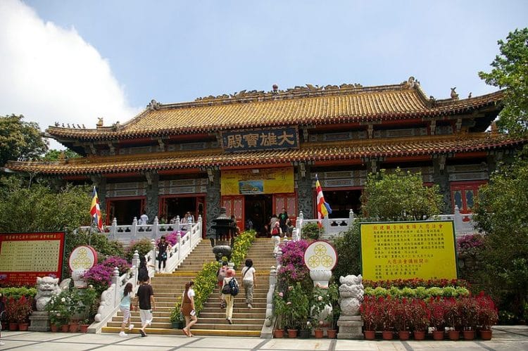 Монастырь По Линь в Китае