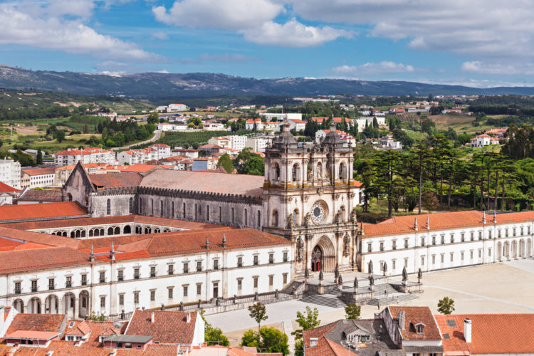 Монастырь Алкобаса в Португалии