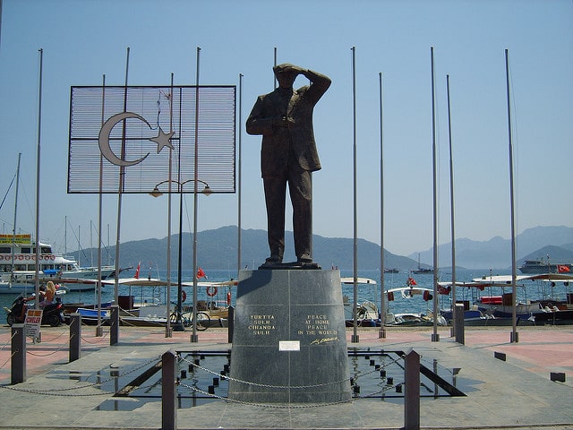 Памятник Кемалю Ататюрку - достопримечательности Мармариса